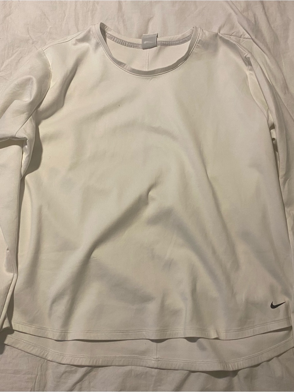 Nike Women’s Crewneck Sweatshirt in White with Subtle Swoosh